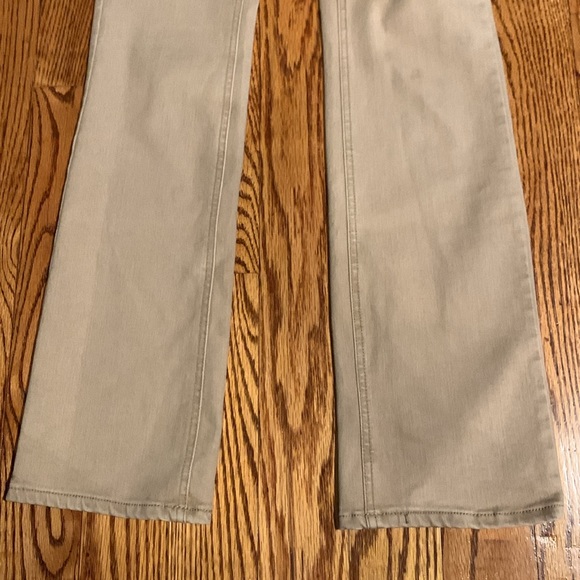Like new women’s beige/Tan Boot Cut Jeans Size 4 - Picture 2 of 7